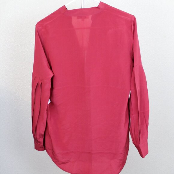 NWT EQUIPMENT Split V-Neck Silk Blouse | Office Workwear Date Night Essential - Picture 5 of 8
